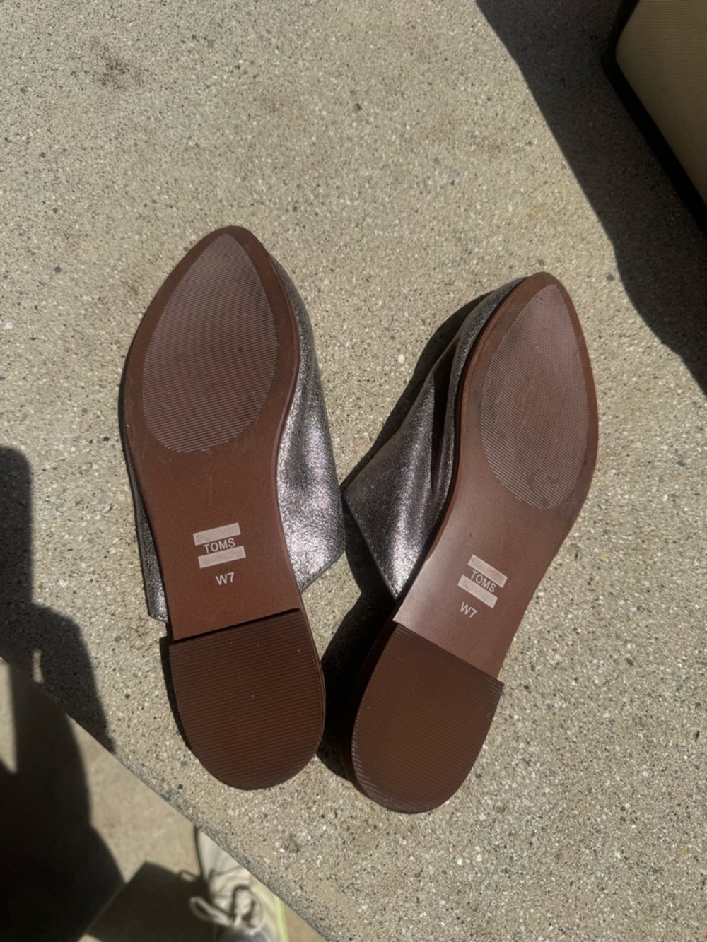 Toms Metallic Pewter Slip-On Mules - Women's - Picture 2 of 2